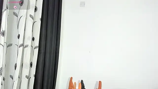 CREAMY_BUBBLEGUM webcam