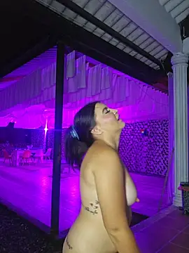 Pretty_Julieta webcam