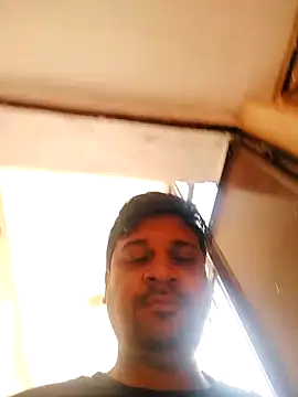 Sexyhotsunny webcam