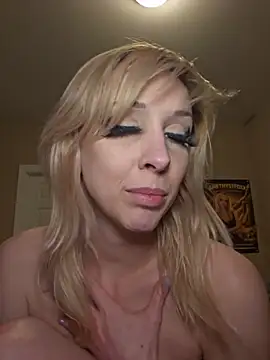 AmethystFoxx webcam