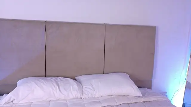 AriaCollin webcam