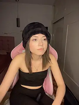 PrettyAmber webcam