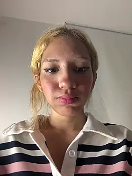 SweetBunnyGF webcam