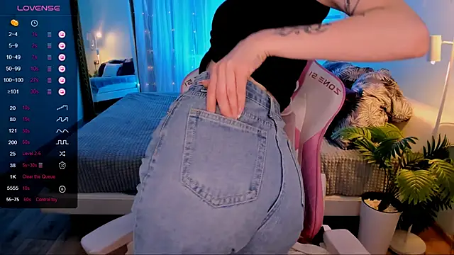 AnyaTaylor_ webcam