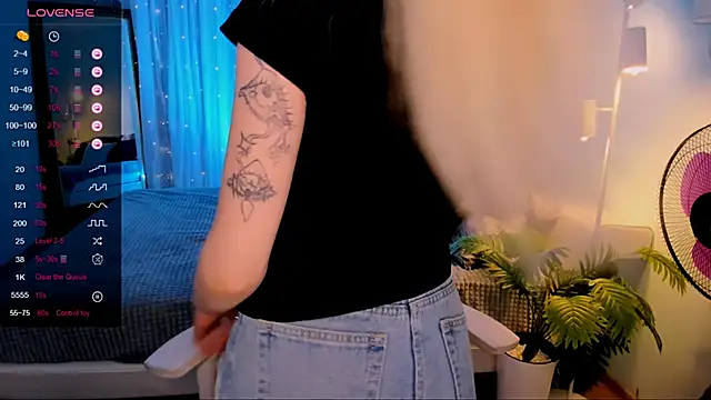 AnyaTaylor_ webcam