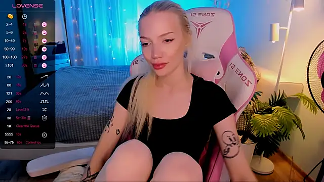 AnyaTaylor_ webcam