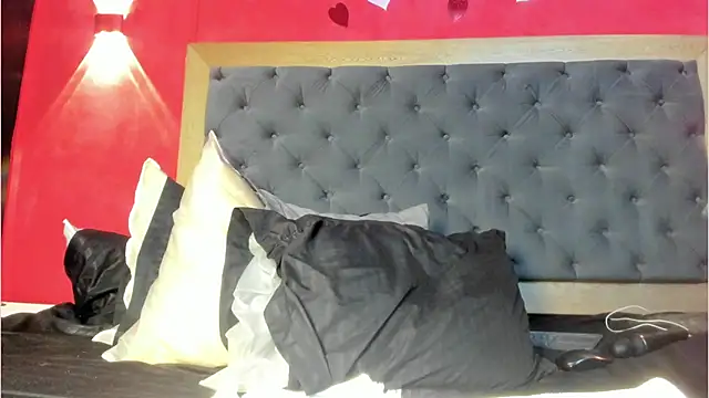 YayaHilton webcam