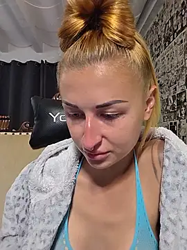 kylie_blck (F young) - Facesitting cam +1SurpriseVideo