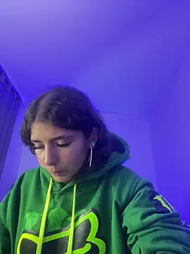 Linda-323 webcam