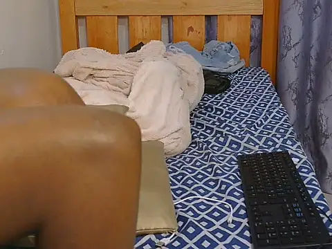 pookie_smiles webcam
