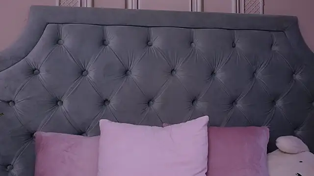 LucyAddison webcam
