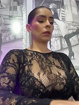 mau_white (F milf) - Show tits