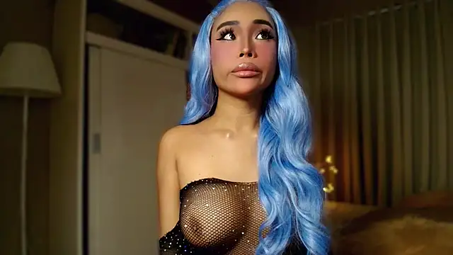Model: venusangelic