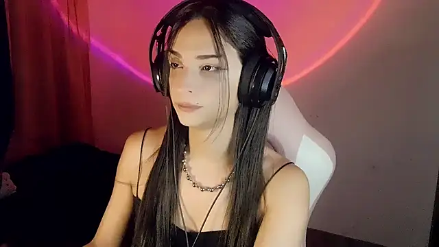Dollbehavior_ webcam
