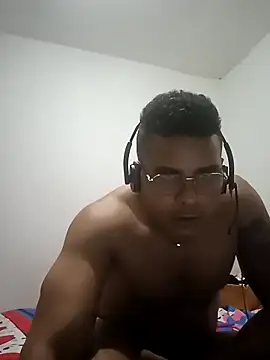 SaucyAffair0 webcam