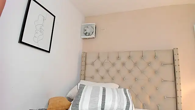 vanesasexyhot21 webcam