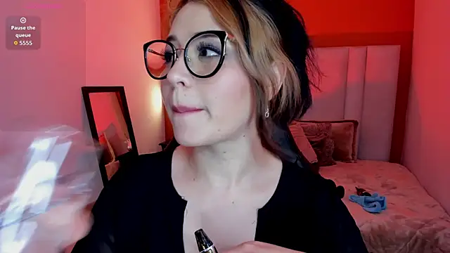 Dakhota_Rouge webcam
