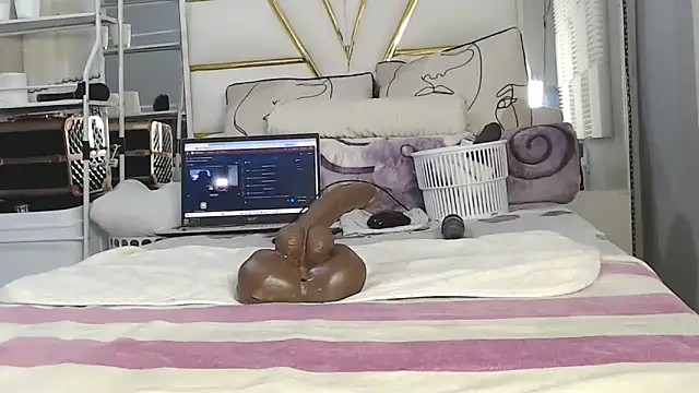 SexyyNana webcam