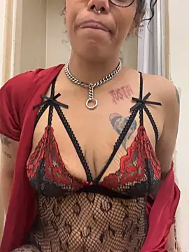 Desirae_Luciano