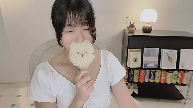 Onechestnut webcam