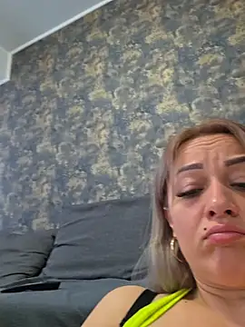 RuxyHuge42ETT