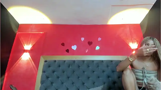 YayaHilton webcam