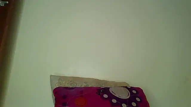 Yours_little_secret webcam