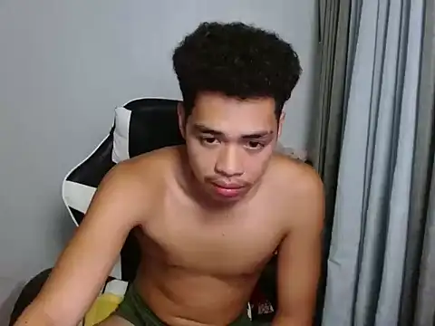 curlyasian_njxx webcam