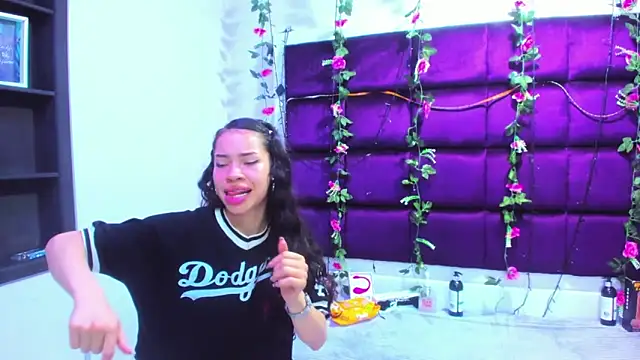 Nanis_James webcam