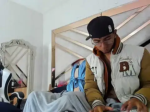LoganNRose webcam