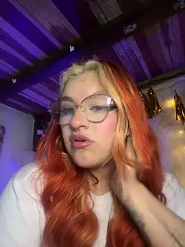 Sophia_Weest99 webcam