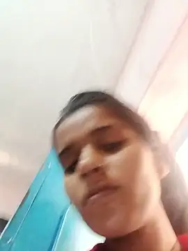 Raveena0990 webcam