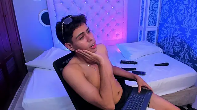 hunterwest06 webcam