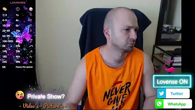 RealManHaveHairy webcam