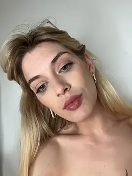Bellalolahot webcam