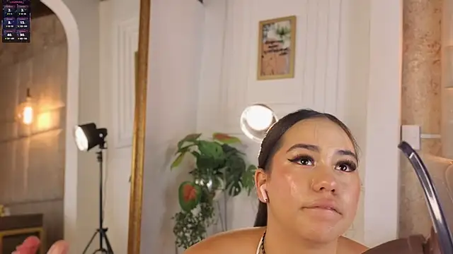 Jazmiinee webcam