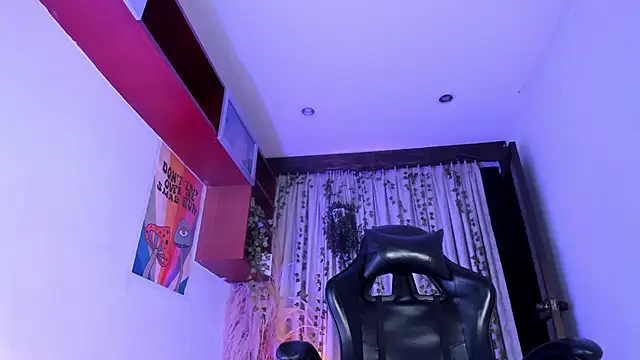 AlondraSoomer webcam