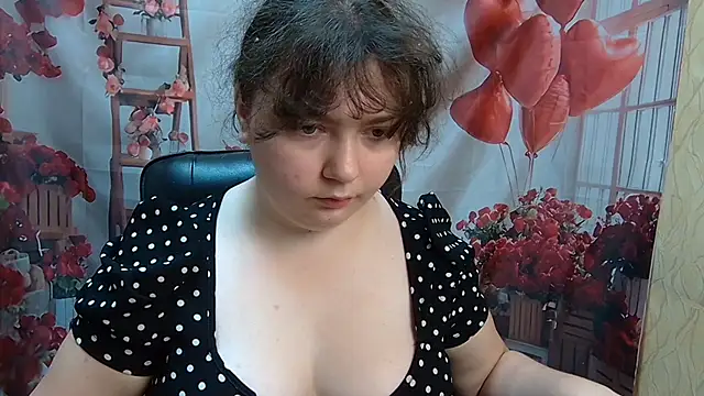 NeonilaLisova webcam