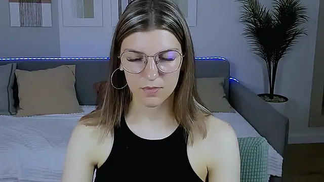 AnnaThorne webcam