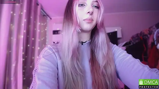 JustMeowGirl webcam