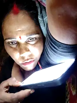 Pooja750 webcam