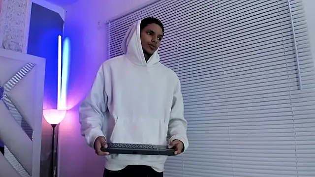 kai_storm77 webcam