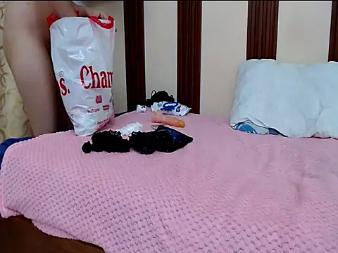 skinnykattylush19 webcam