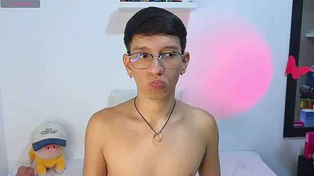 milky__boy_ webcam