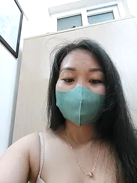 Laurie369 webcam