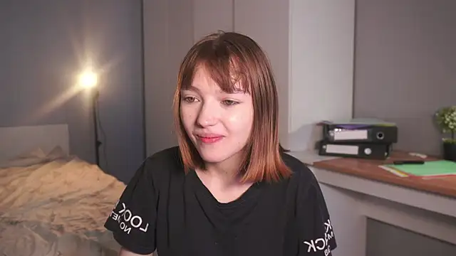 Leyla_crsh webcam