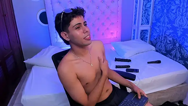 hunterwest06 webcam