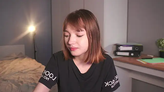 Leyla_crsh webcam