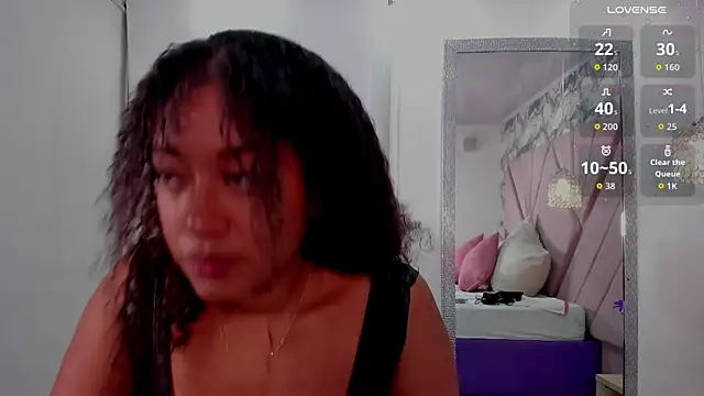 mia_rouxx1 webcam
