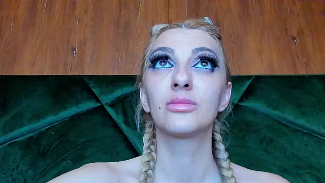 LannaQuinn webcam